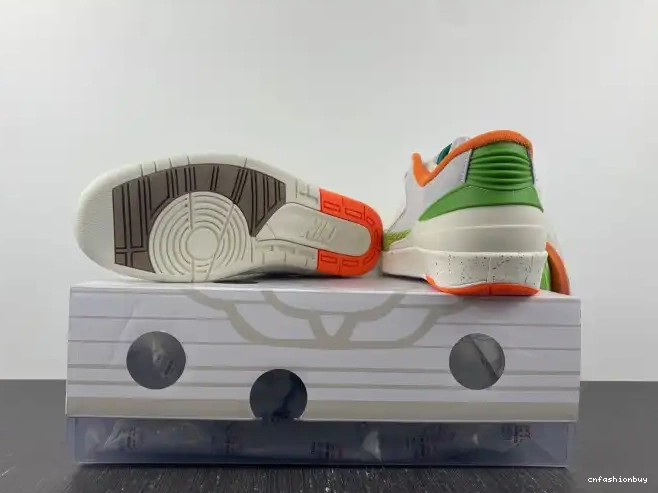 Jordan Retro (W) TITAN Low 2 DV6206-183 0509